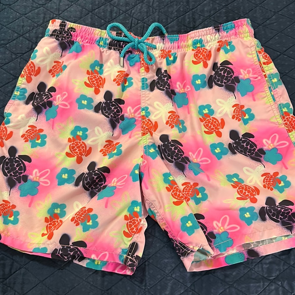 Vileberquin Pink Men’s baiting suit. With purple turtles green/pink flowers